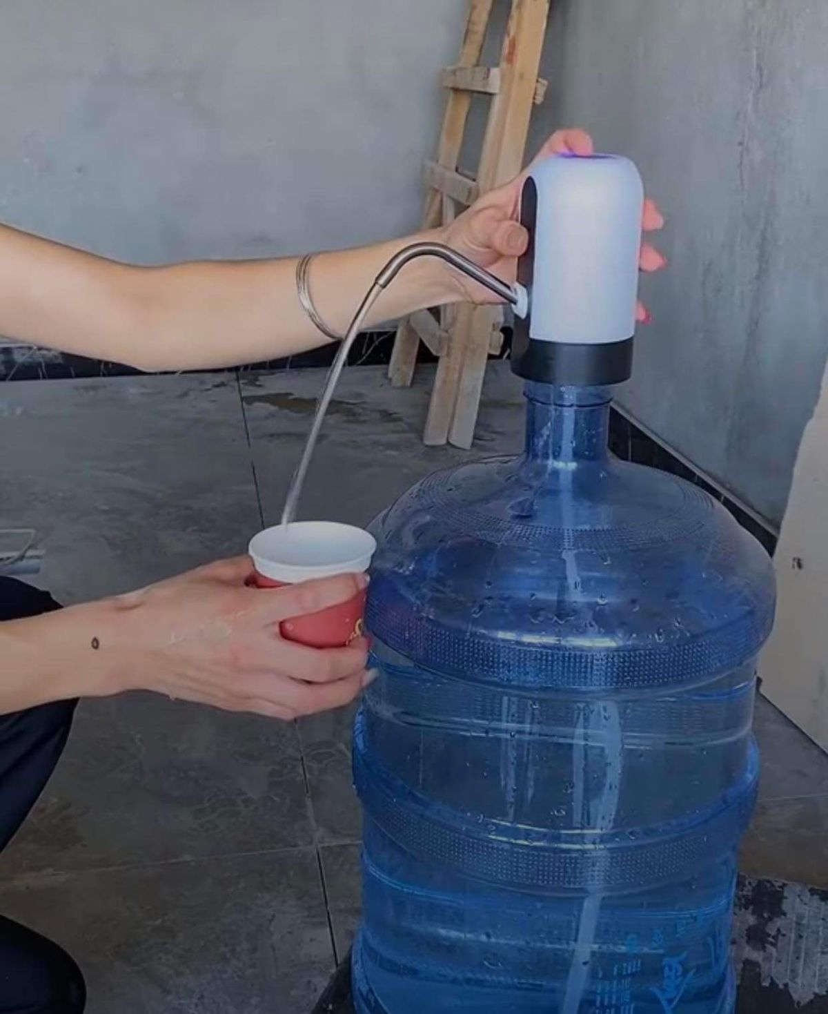 Electric drinking water pump with one touch control