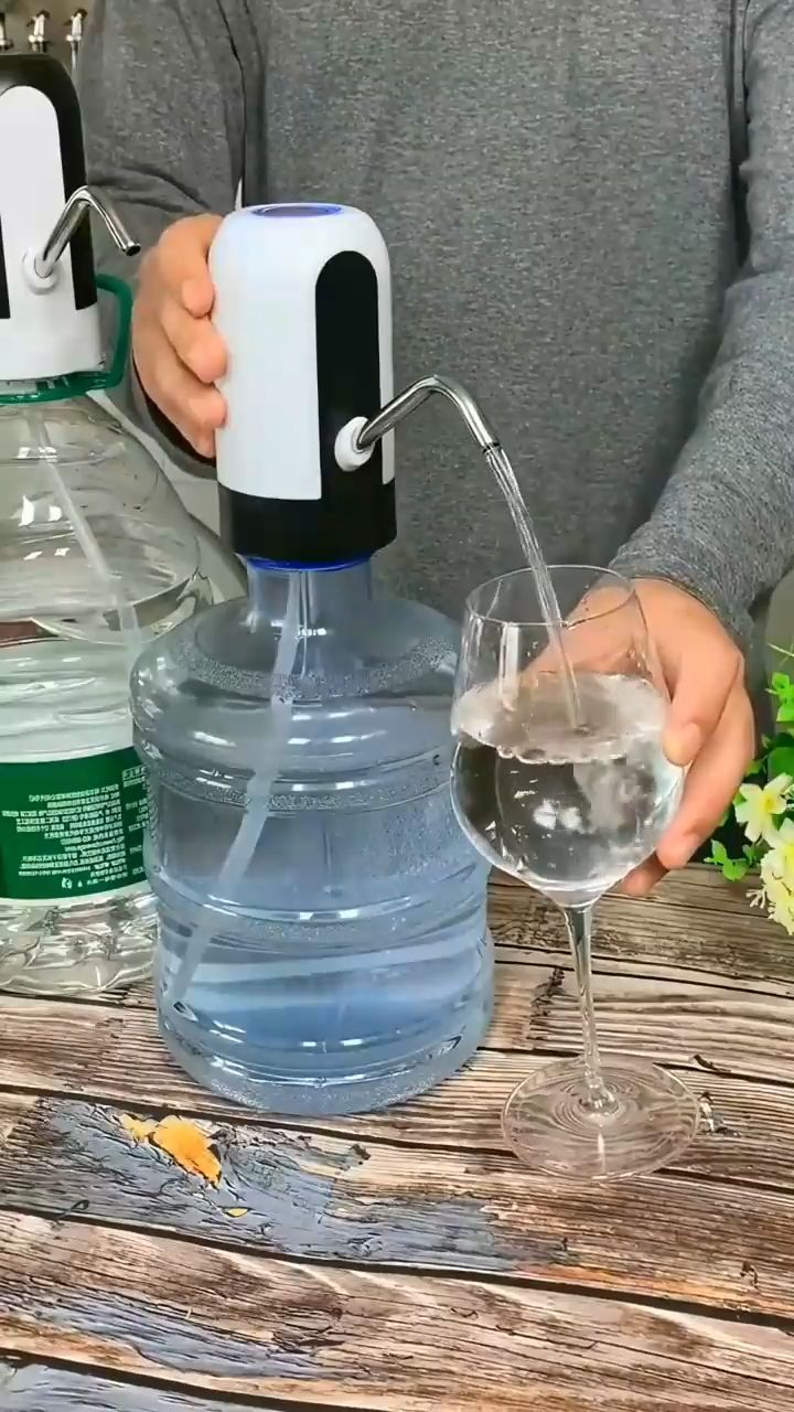 Rechargeable water bottle pump with stainless steel pipe